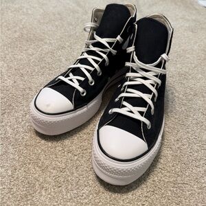 LIKE NEW! Platform high top Converse size 9.5